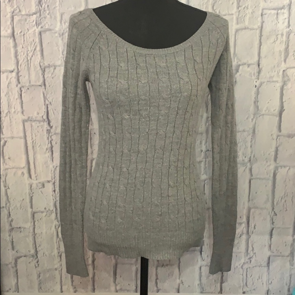 Womens gray sweater.